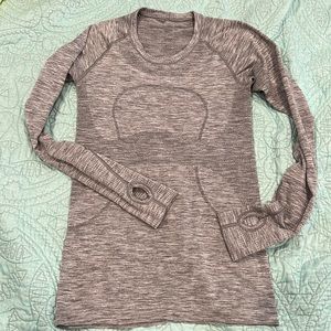 EXCELLENT CONDITION Lululemon original version Swiftly Tech Long Sleeve size 6